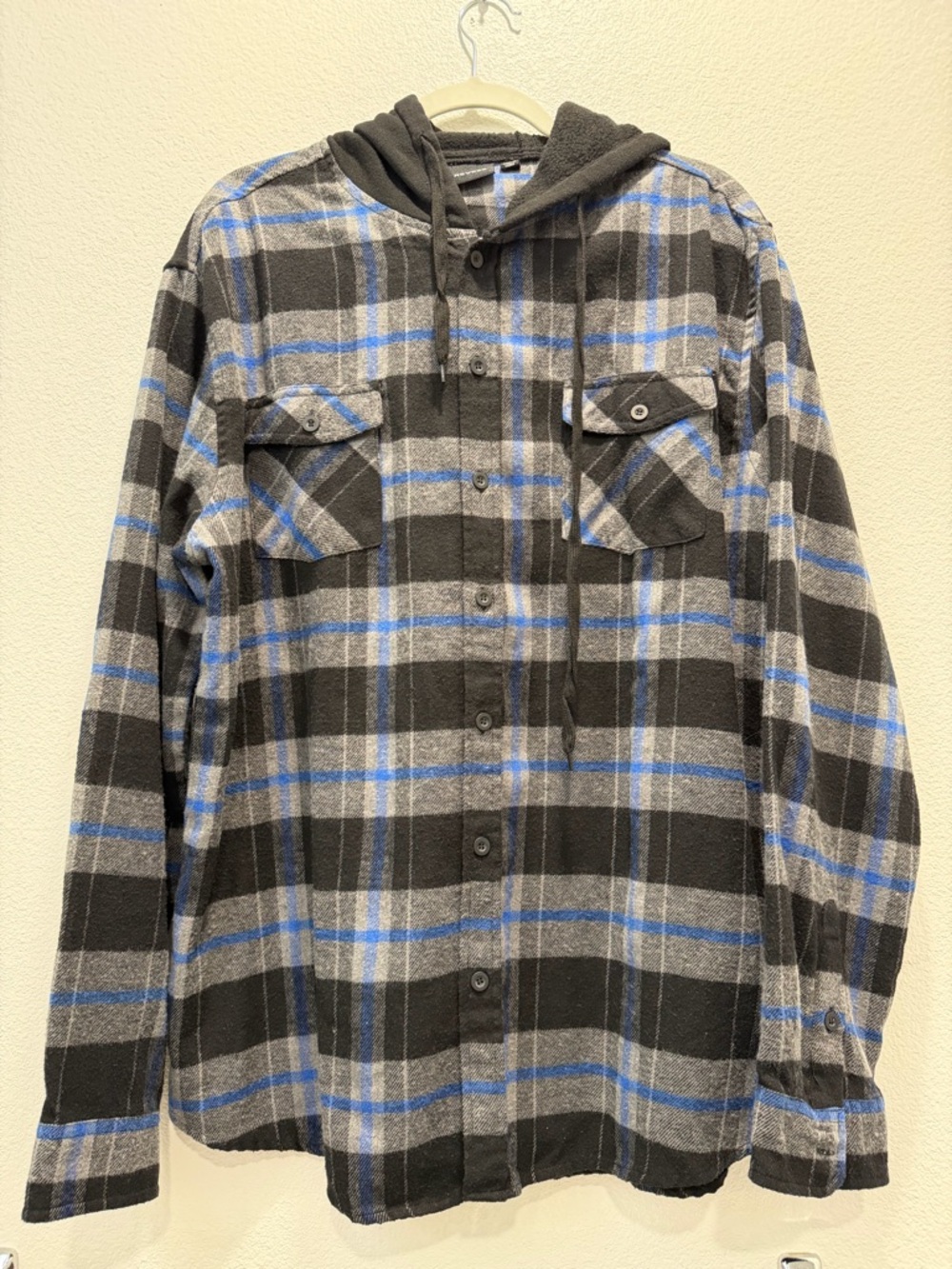 Men's Hooded Plaid Button-Down Shirt in Black & Blue